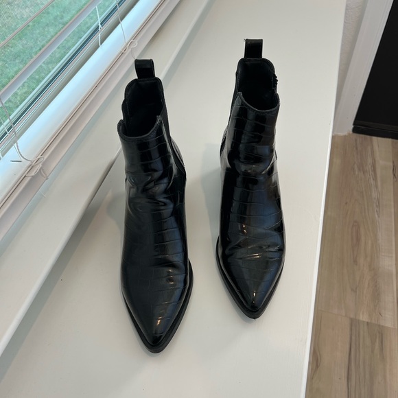 Steve Madden booties - Picture 2 of 14